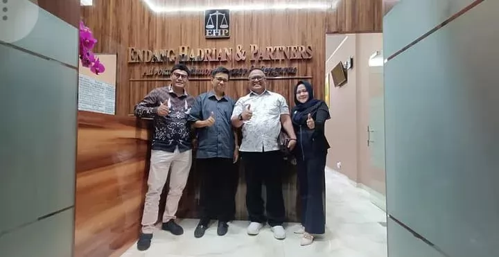 Dr. Endang Hadrian, SH., M.H & Partners