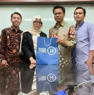 Bersama Tim Hukum Online
